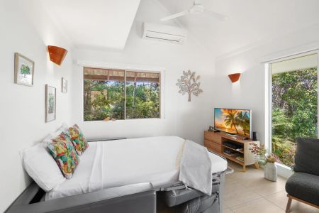 Hillside Haven – Your Dream Rental Awaits! - Photo 4