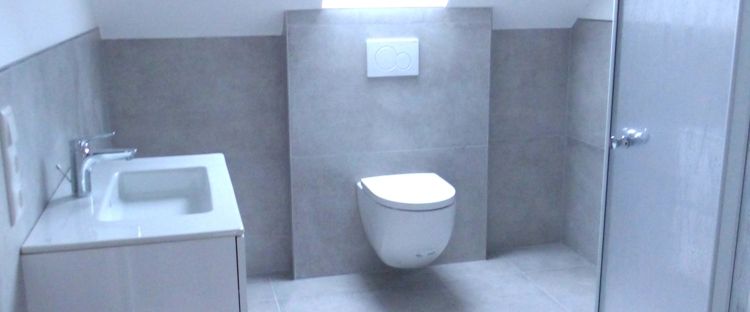 Vermietung: Erstbezug, moderne Obergeschosswohnung mit Balkon und Carport in Westoverledingen - Foto 1