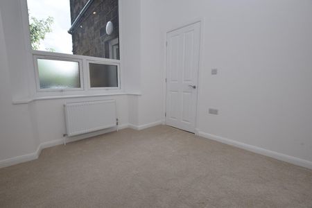 Albert Road, Colne - Photo 3