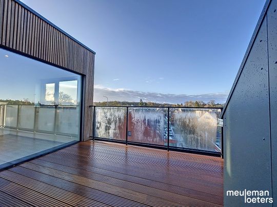 Lichtrijk nieuwbouwappartement met autostaanplaats - Photo 1