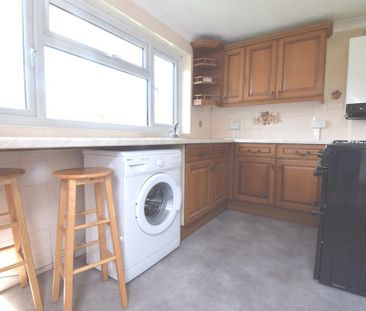 2 bedroom semi-detached bungalow to rent - Photo 5