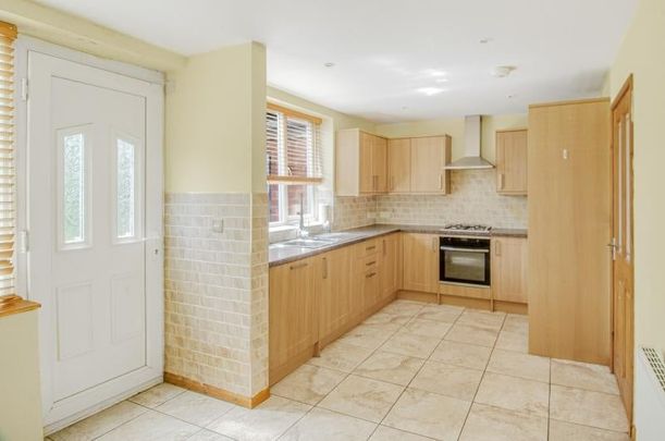 3 Bed End Terrace, Green Oak Avenue, S17 - Photo 1