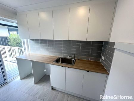 Stunning Family Home in Bomaderry - Photo 3