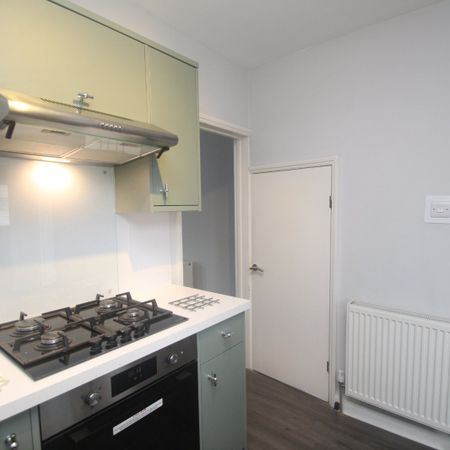 2 bedroom terraced house to rent - Photo 4