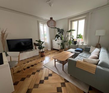 Zentrale, helle 2-Zimmer-Wohnung mit Bergblick zur Zwischenmiete - Photo 1
