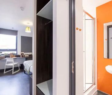 Silver En-Suite - Photo 4