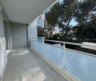 Location Appartement 2 pièces 32m² MARSEILLE 10ème - Photo 3