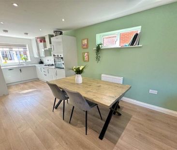 4 bedroom detached house to rent - Photo 5