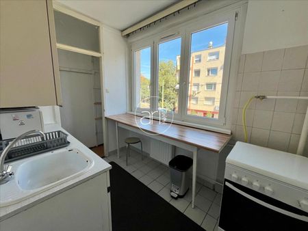 Kiadó átlagos állapotú panel lakás - Szeged - Fotó 5