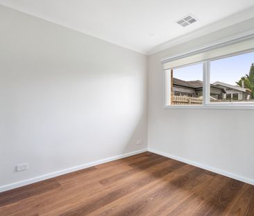 30 Berembong Drive, Keilor East VIC 3033 - Photo 1