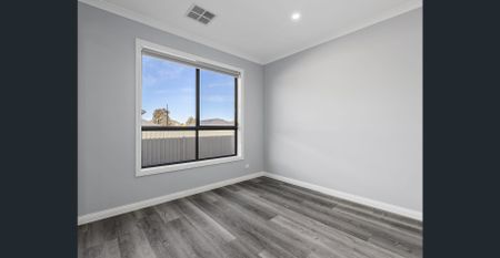 Modern home with all the luxuries - Photo 5