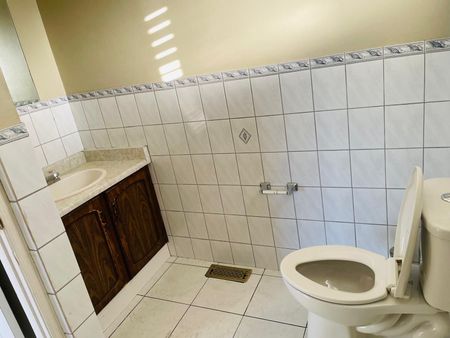 For Lease - 118 Banting Crescent, Brampton, Ontario - Photo 3