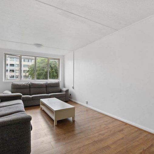 Hardwick House - Photo 1