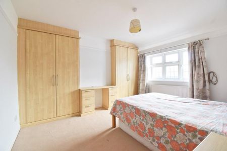 4 bedroom semi-detached house to rent - Photo 2