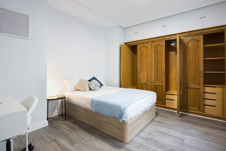 Calle de Cavanilles, Madrid, Community of Madrid 28007 - Photo 3
