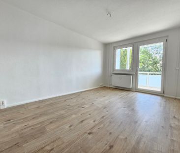 Traumwohnung komplett NEU mit Balkon - Foto 2