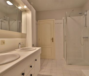 Ruim 3 slaapkamer appartement met fantastisch uitzicht op rustige l... - Photo 2