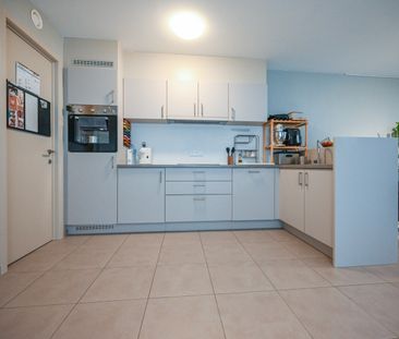 Aantrekkelijk en energiezuinig appartement in hartje Izegem - Photo 6