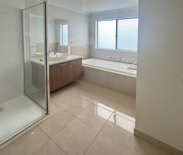 Spacious 4-Bedroom Home with Alfresco Entertaining! APPLICATIONS NO... - Photo 6