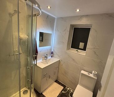 Room in a Shared House, Pendragon Road, BR1 - Photo 5