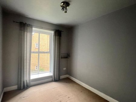 Halifax Road, Staincliffe, Dewsbury, West Yorkshire, WF13 - Photo 5