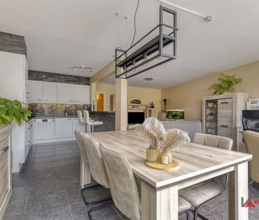 Gelijkvloers appartement met 2 slaapkamers, tuin & garage. - Photo 4