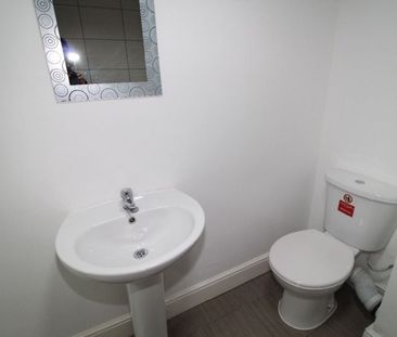 Marsh Lane Flat, PRESTON, Lancashire PR1 8NL - Photo 3