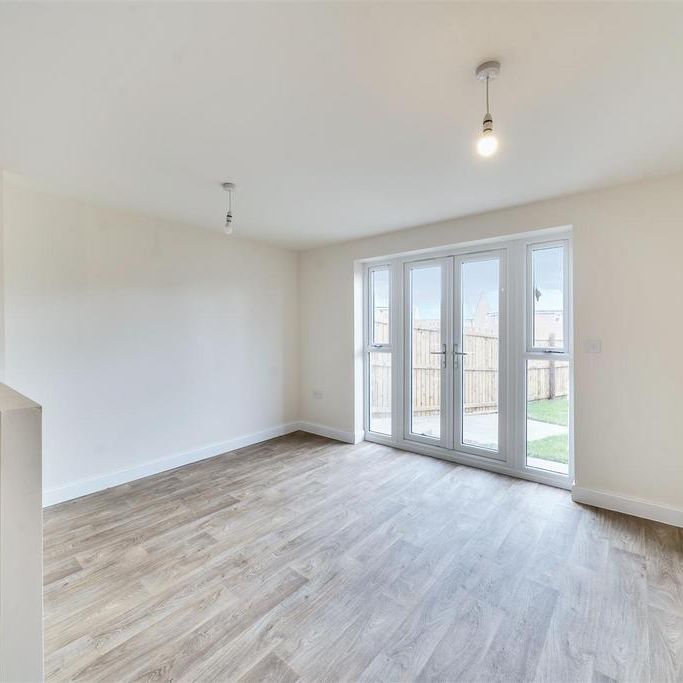 4 bedroom terraced house to rent - Photo 1