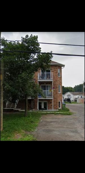 Logement à Louer Buckingham 3C.C - Photo 1