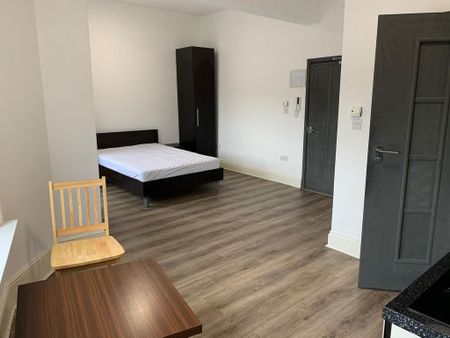 Studio to rent - Photo 5