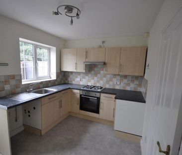 2 bedroom terraced house to rent - Photo 4