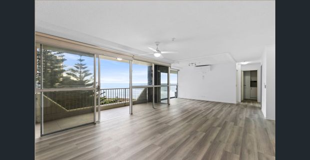 Three bedroom beauty with ocean views! - Photo 1