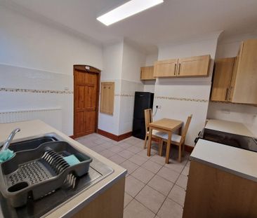 1 bedroom flat to rent - Photo 6