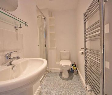 4 bedroom terraced house to rent - Photo 4