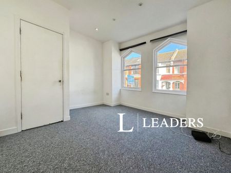 4 bedroom mid-terrace to rent Rugby Place, Brighton - Photo 4