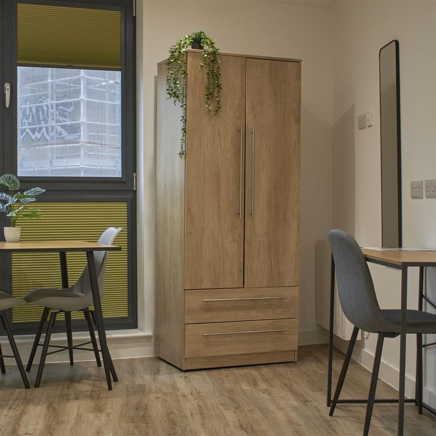 Cherry Lane, Bristol - Photo 1