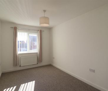 3 bedroom semi-detached house to rent - Photo 4