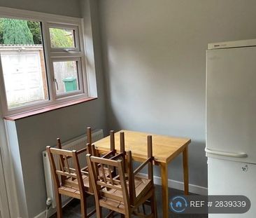 3 bedroom semi-detached house to rent - Photo 1