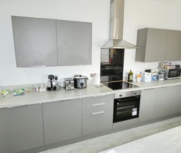 1 bedroom in a house share to rent - Photo 6