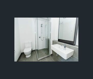 Stylish Townhouse with Golf Course Views in Prime Parkdale Location - Photo 2