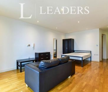 Studio to rent - Photo 3