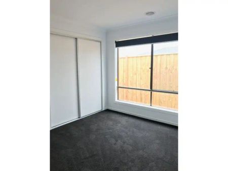 “4 BEDROOM HOME WITH 2 LIVING SPACES!” - Photo 5