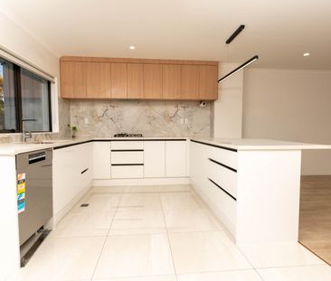 Spacious home - Photo 6