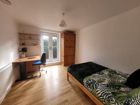 Room 1 Available, 12 Bedroom House, Willowbank Mews – Student Accommodation Coventry - Photo 4