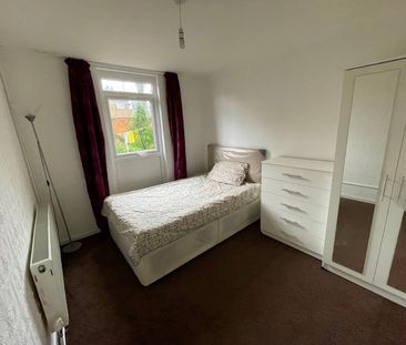 4 Bed End Terrace, Langwood Close, CV4 - Photo 6