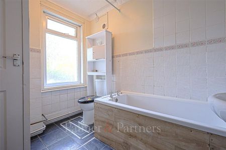 2 bedroom end of terrace house to rent - Photo 5