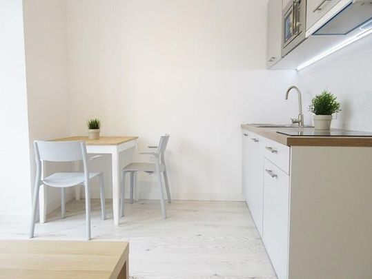 Poznań Łazarz, ul. Antoniego Małeckiego - Фото 1