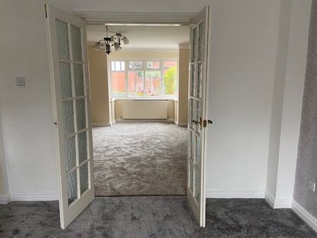 4 Bedroom Executive detached Home to let in Boley Park, Lichfield - Photo 3