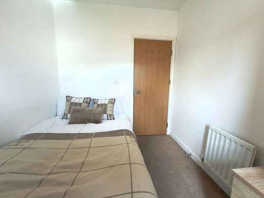 1 bedroom in a house share to rent - Photo 1