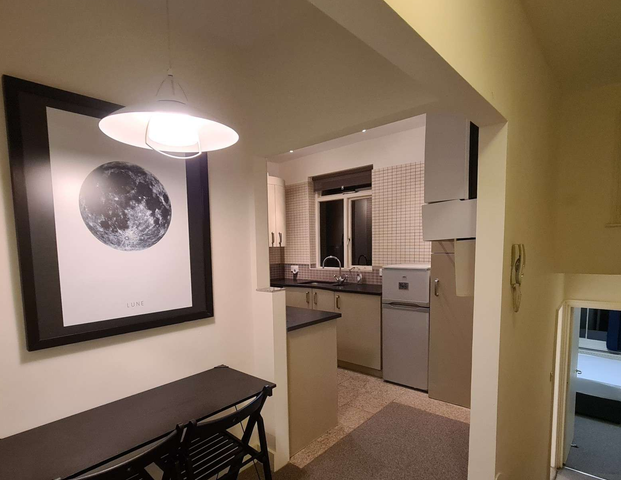 C Hormead Road Room 1 - Photo 1